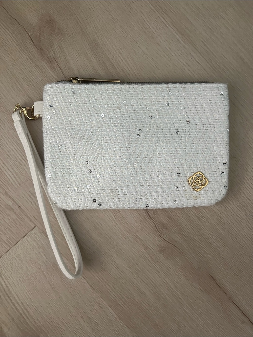 New Kendra Scott White Sequin Wristlet Clutch